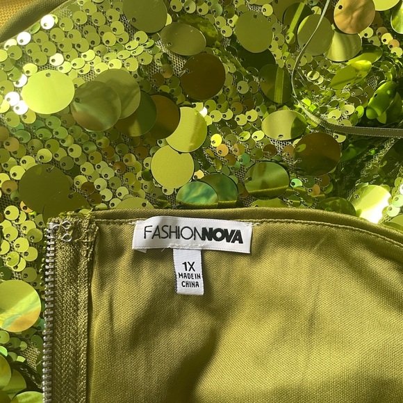 Sequin Halter Mini Dress set 2 pieces - Picture 9 of 9